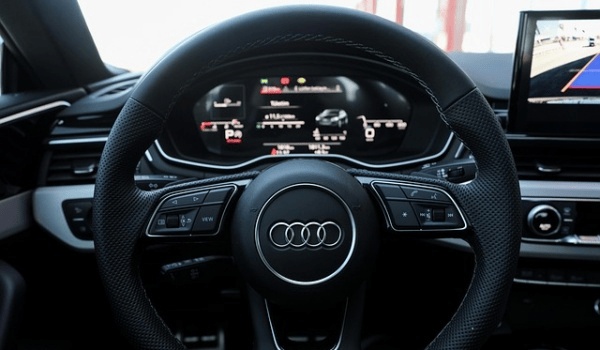 日产轩逸与大众朗逸：谁才是紧凑型轿车的性价比之王？