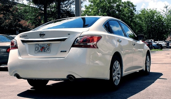 梅赛德斯-奔驰全新纯电GLC SUV:800伏高压架构引领电动新风尚